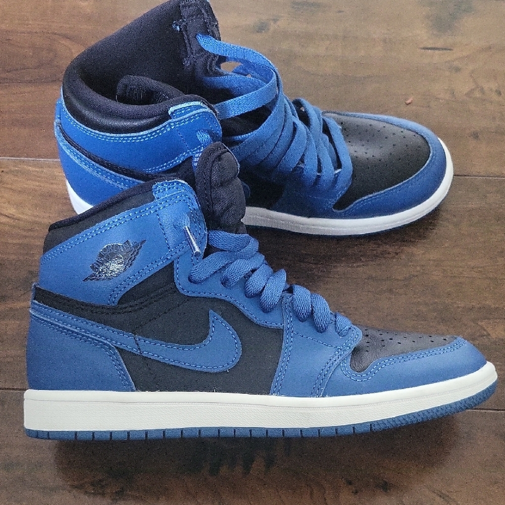 Nike Men's Blue and Black Sneakers, In Great Shape Only Worned A Few Times!